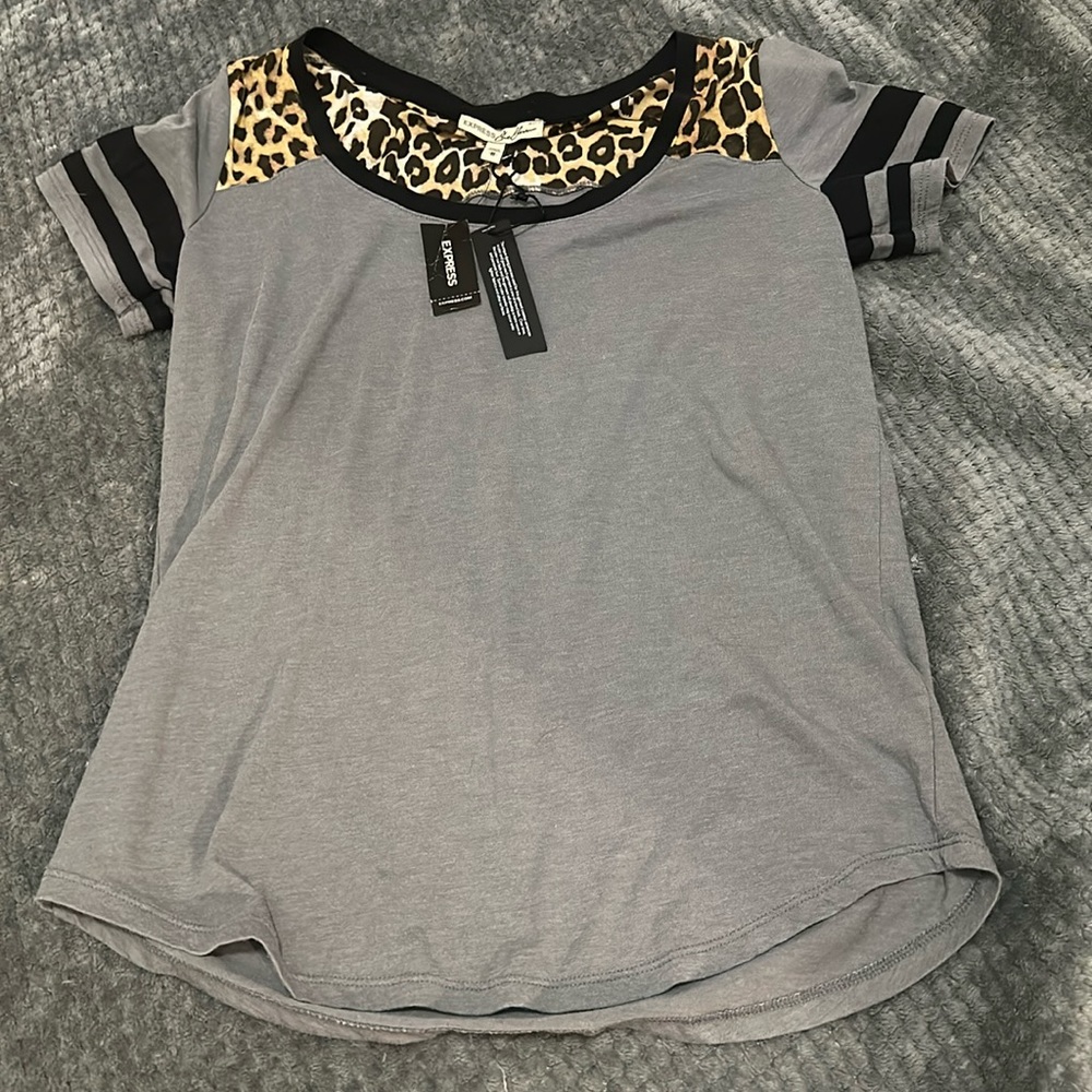 Express one eleven tee